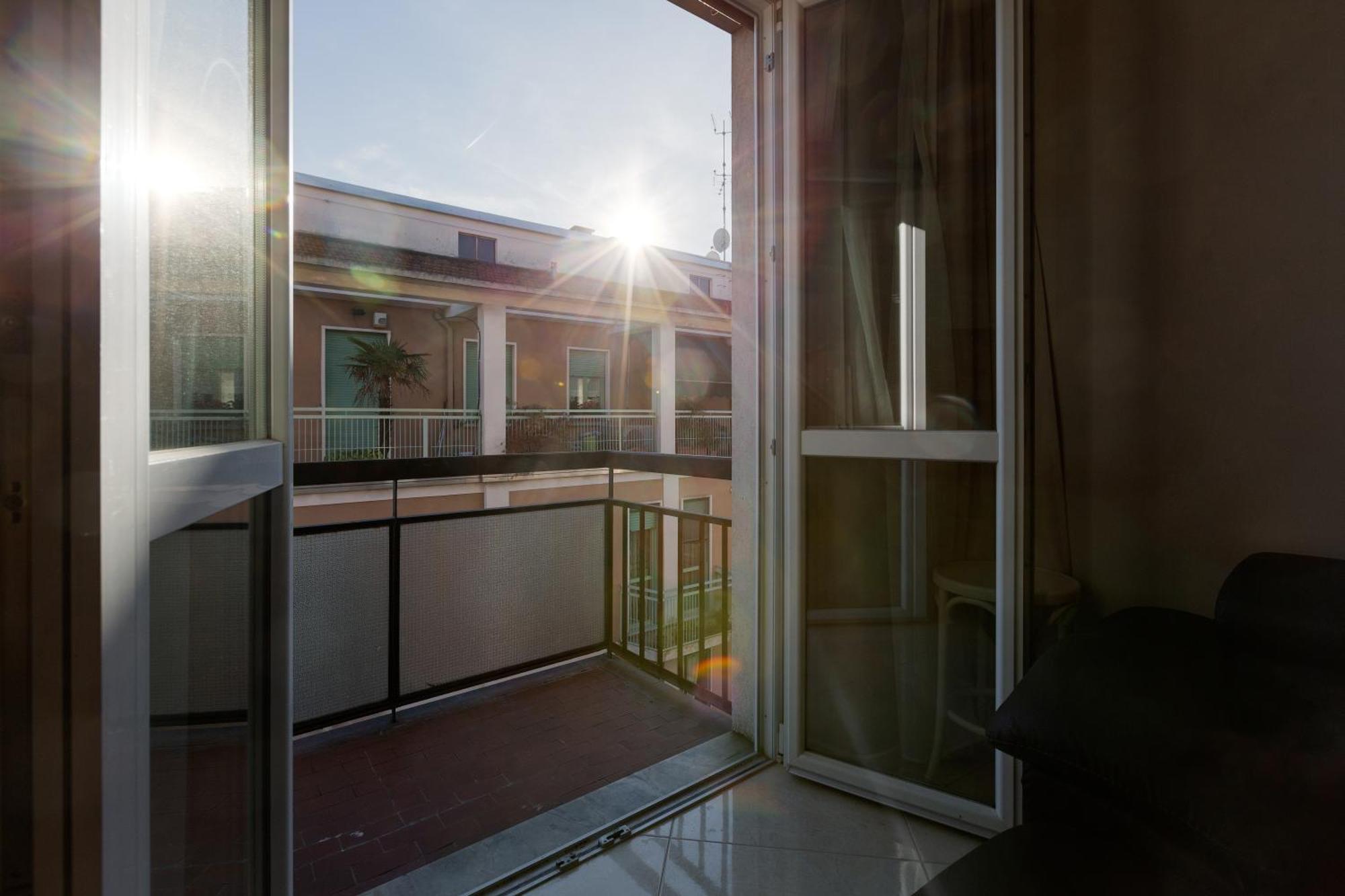 Niguarda Bright Apartment W/ Balcony Milão Exterior foto